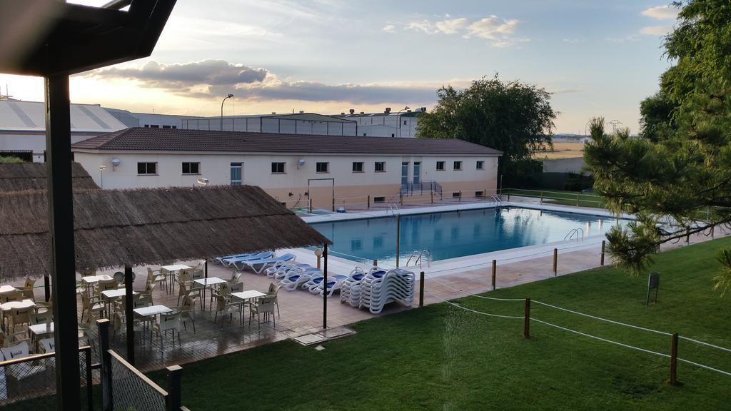 Hospedium Hotel Castilla Torrijos Buitenkant foto