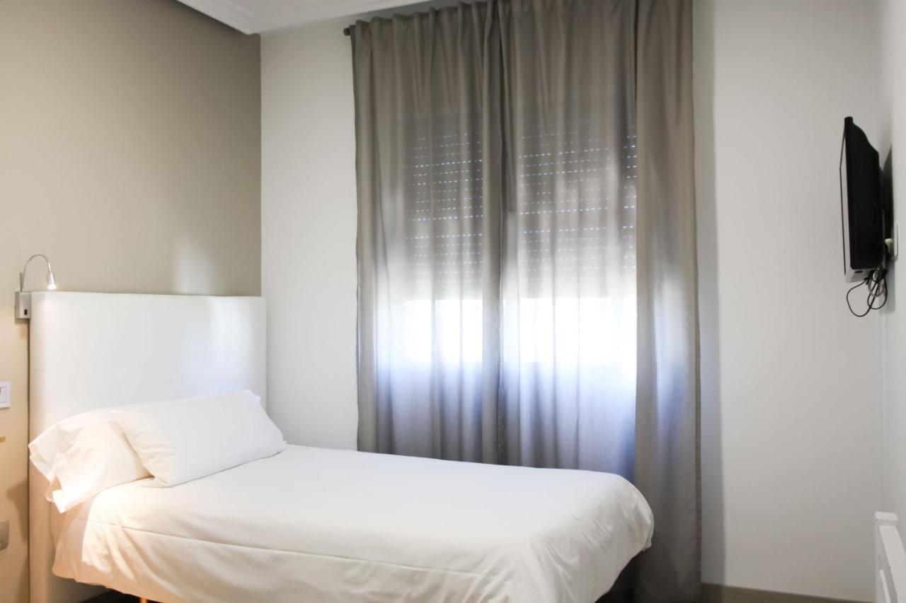 Hospedium Hotel Castilla Torrijos Buitenkant foto